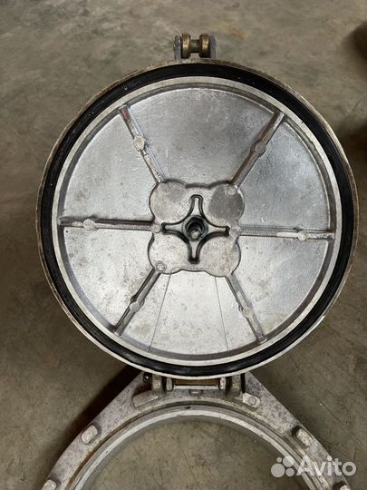 Крышка алюминиевая для бензовоза