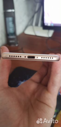 iPhone 8, 64 ГБ