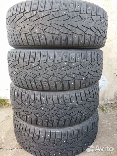 Nokian Tyres Hakkapeliitta 7 215/65 R16 102T