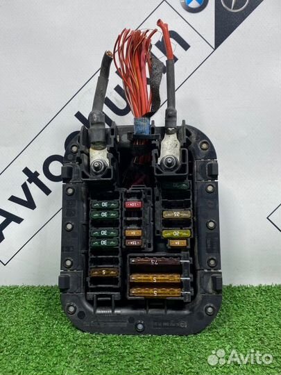 Блок предохранителей передний Mercedes-Benz