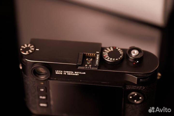 Leica M10 R