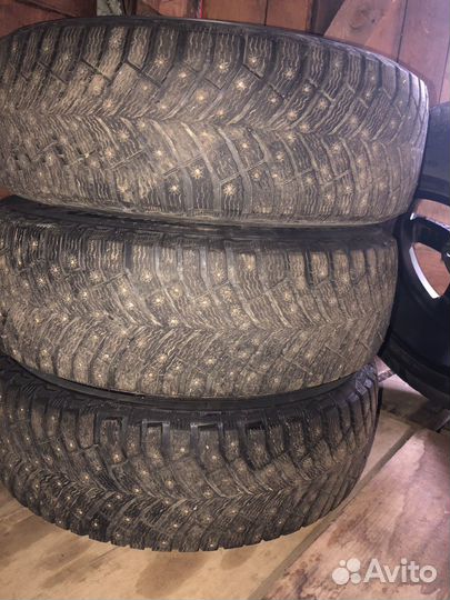 Michelin X-Ice North 4 215/65 R16