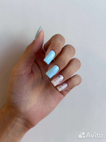 Маникюр в салоне