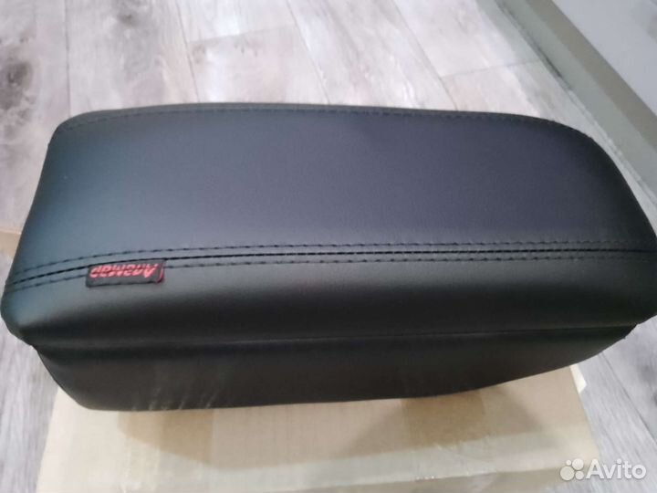 Подлокотник