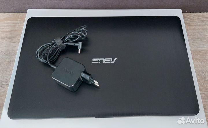 Asus 4 ядра/8 озу/256гб ssd