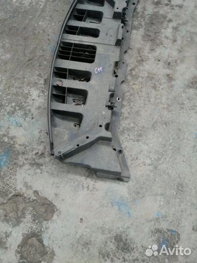 Пыльник бампера передний Nissan Tiida C11