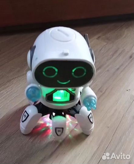 Танцующий робот war