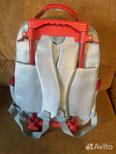 Рюкзак на колесиках