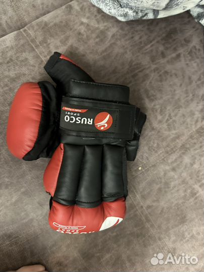 Боксерские перчатки