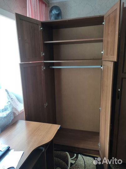 Шкаф