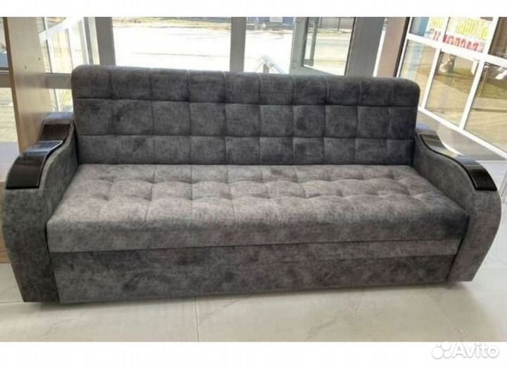 Прямой диван в наличии