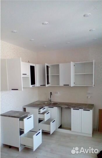 Кухонный гарнитур Белый софт 2.85 см новый модульн