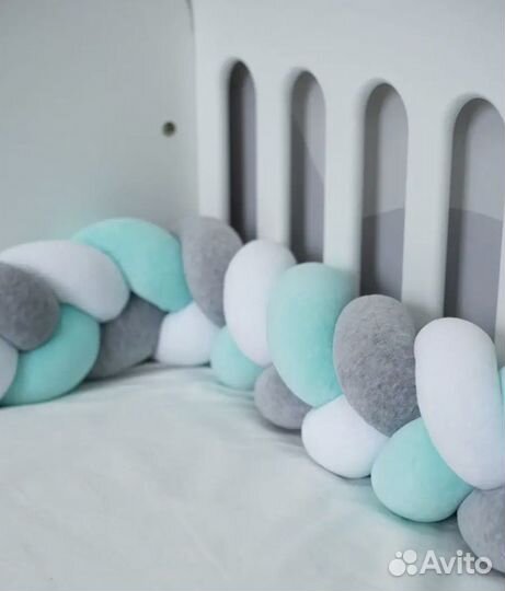 Бортик косичка для новорожденного