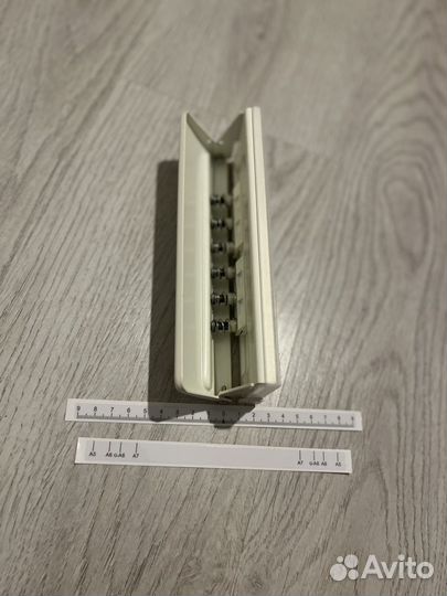 Дырокол 6 отверстий новый