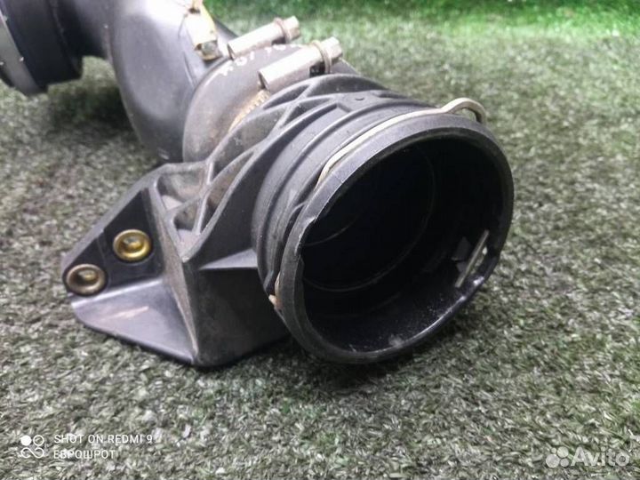 Воздуховод Mercedes Benz W203 (2000-2006)