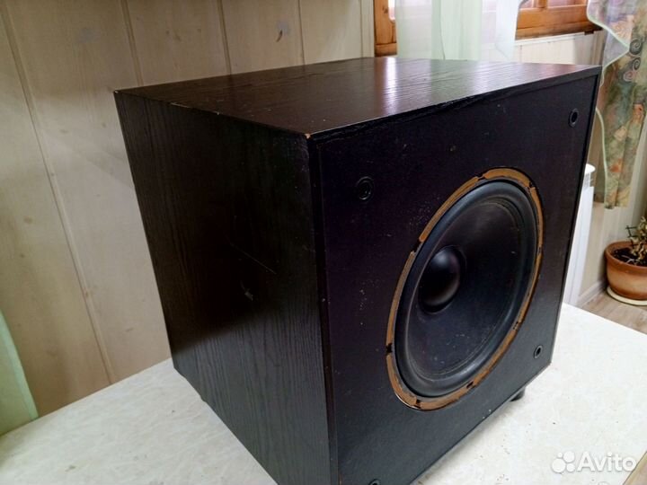 Активный сабвуфер