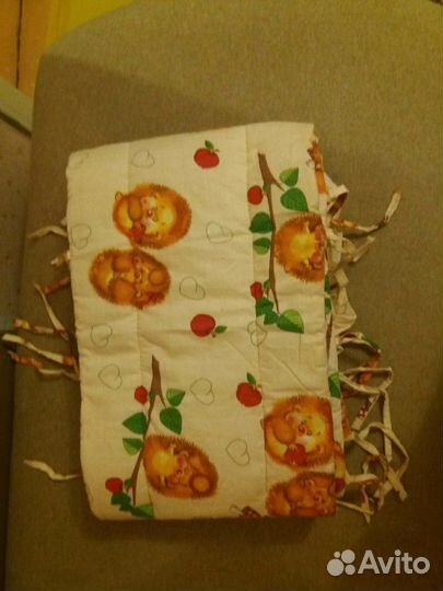 Бортик в кроватку