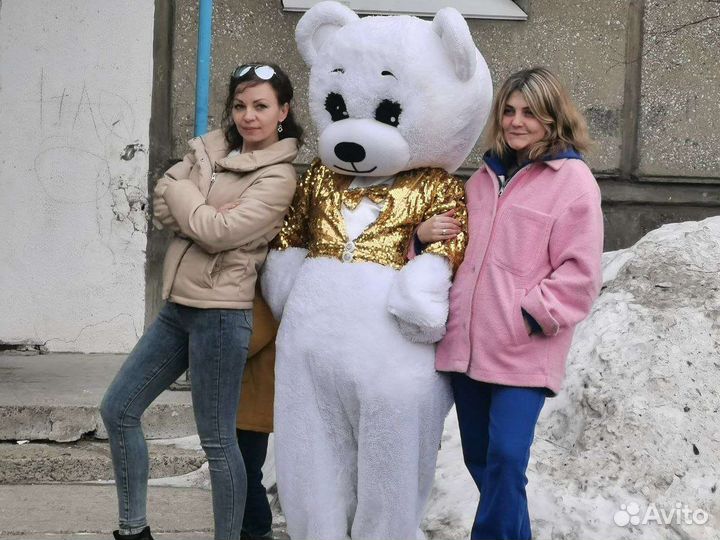 Зайка поздравляет