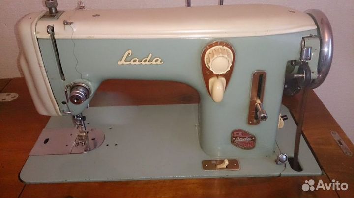 Швейная машина LADA 236-1