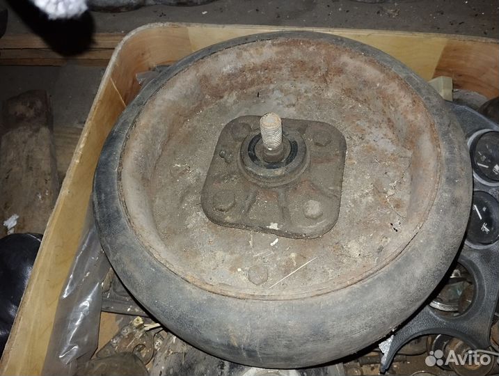 Опорное колесо