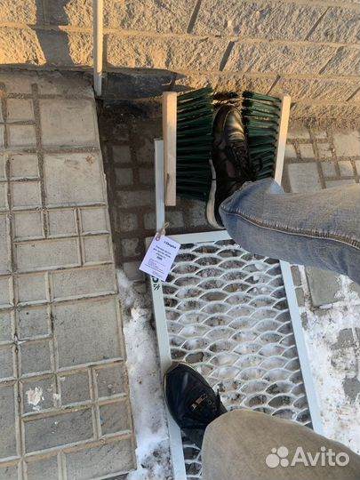 Уличная щетка для обуви 