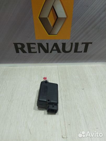 Активатор доводчик замка Renault sandero