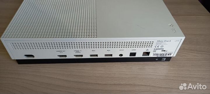 Xbox One s 2 геймпада 1tb