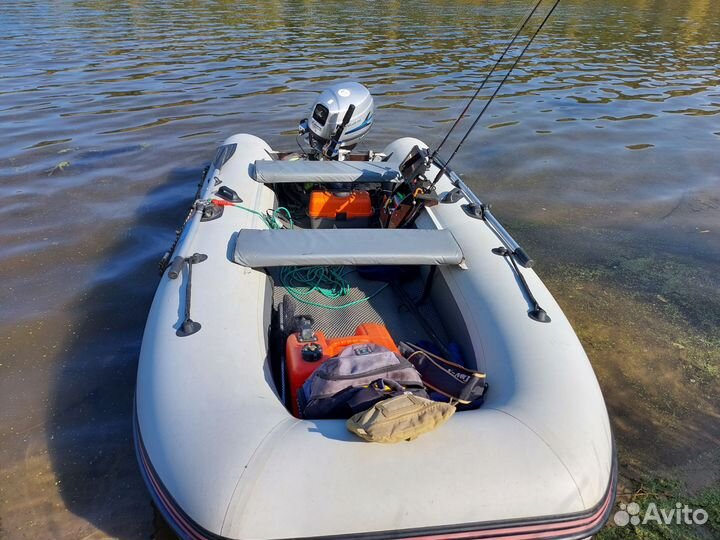 Лодка с мотором