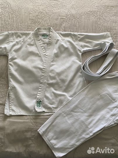 Кимоно для каратэ + пояс и ракушка