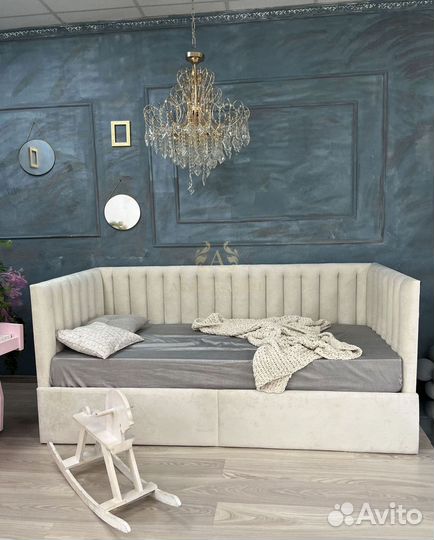 Кровать двуспальная