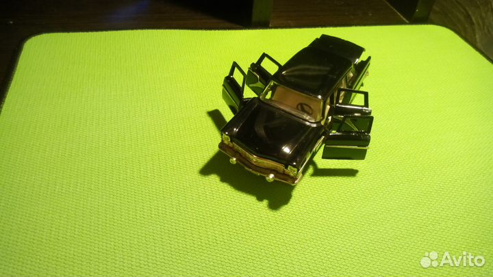 Модель автомобиля газ-13 Чайка (1:43,СССР)