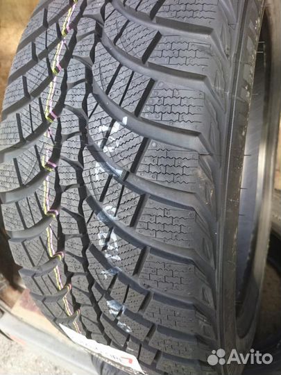 Kumho WinterCraft WP71 245/45 R18 100V