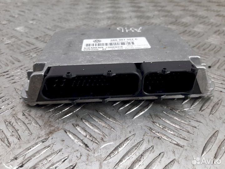 Блок управления двигателя 3B0907557C Volkswagen Passat 5/B5+ (1996-2005)