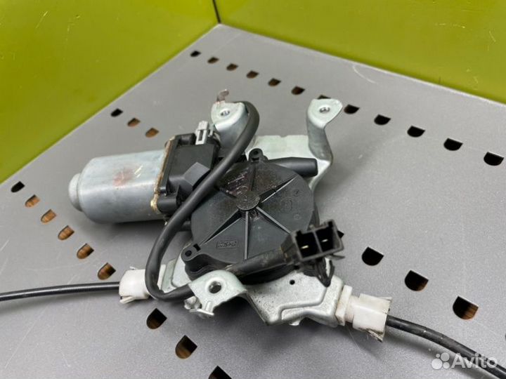 Стеклоподъемник передний левый Nissan Primera P11