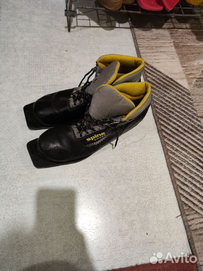 Ботинки лыжные