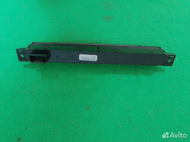 Кнопка аварийной сигнализации rover discovery 3