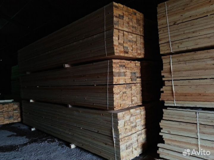 Сосновые доски, прочные и долговечные материалы для строительства