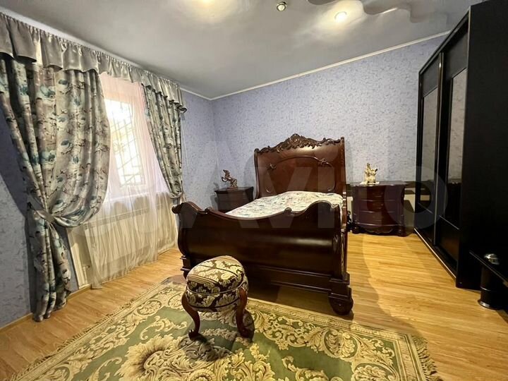 Дом 353,8 м² на участке 7 сот.