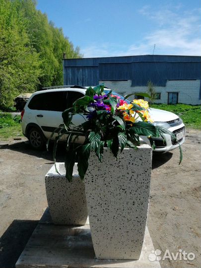 Вазон для цветов