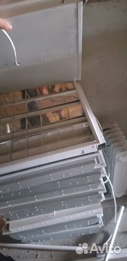 Лампы на Армстронг