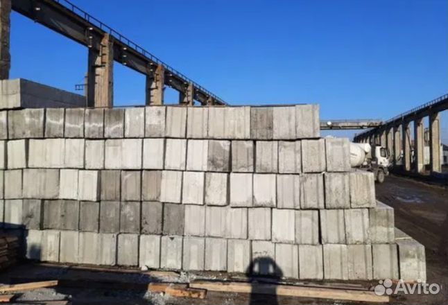 Блок фундаментный