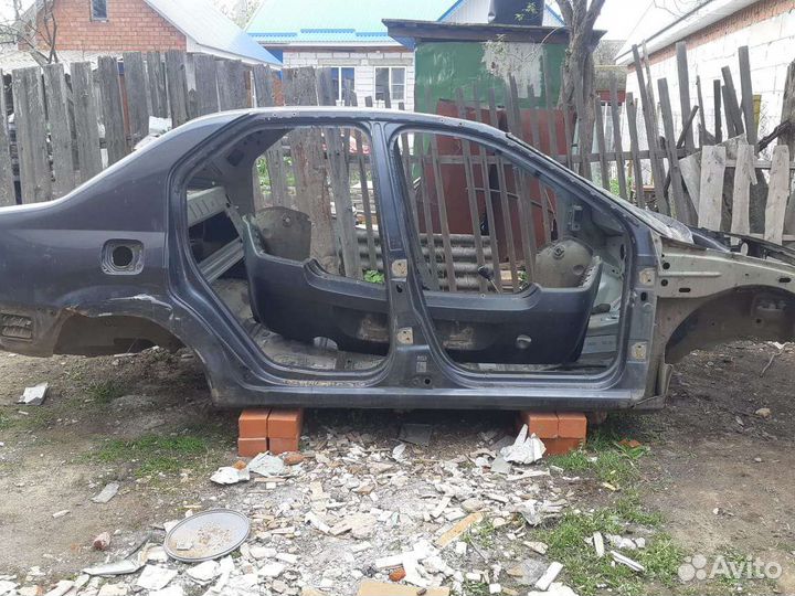 Кузов renault logan 1