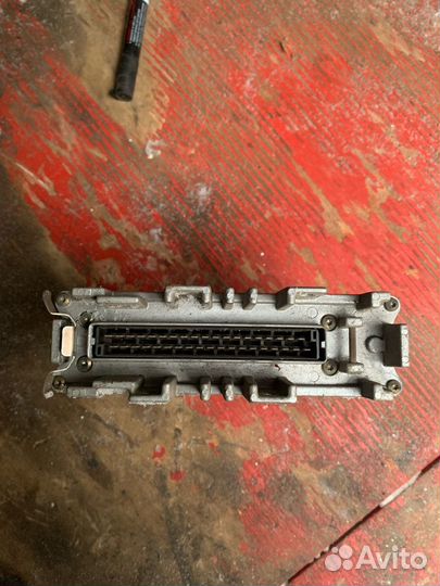 Блок управления двигателем 037 906 022 ED