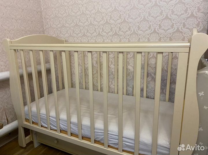 Новая детская кроватка Лель. Матрац и бортики в по
