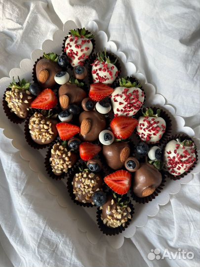 Вкусная сладкая клубника в шоколаде