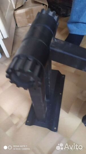 Крепление, подставка для телевизора на стену