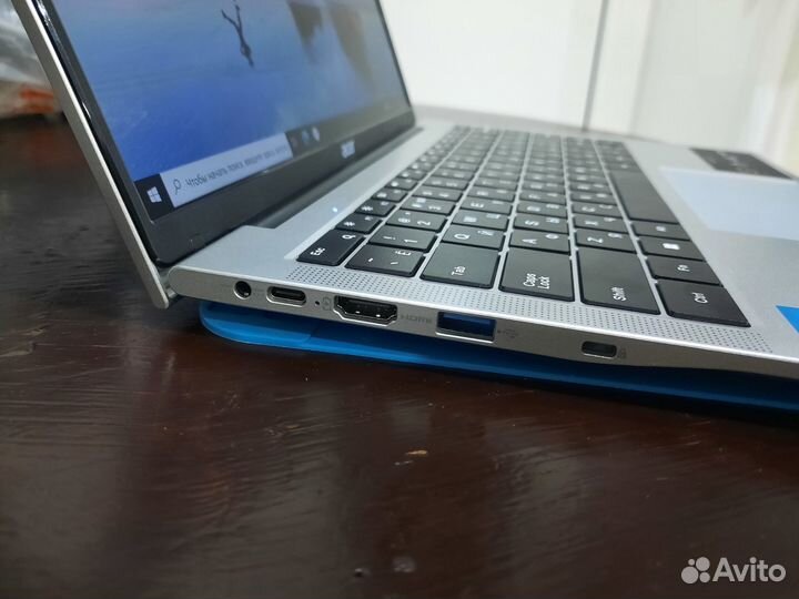 Ноутбук Acer 14 дюймов/4 ядра/8gb DDR5/256gb SSD