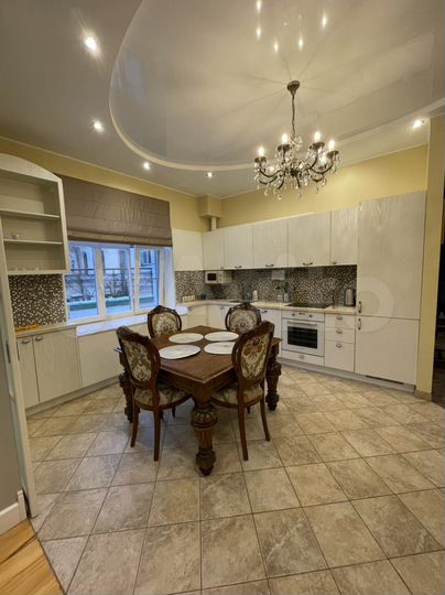 2-к. квартира, 79 м², 3/5 эт.