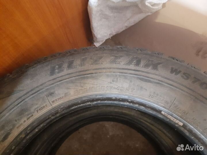 Bridgestone Blizzak WS-70 225/65 R17 102T