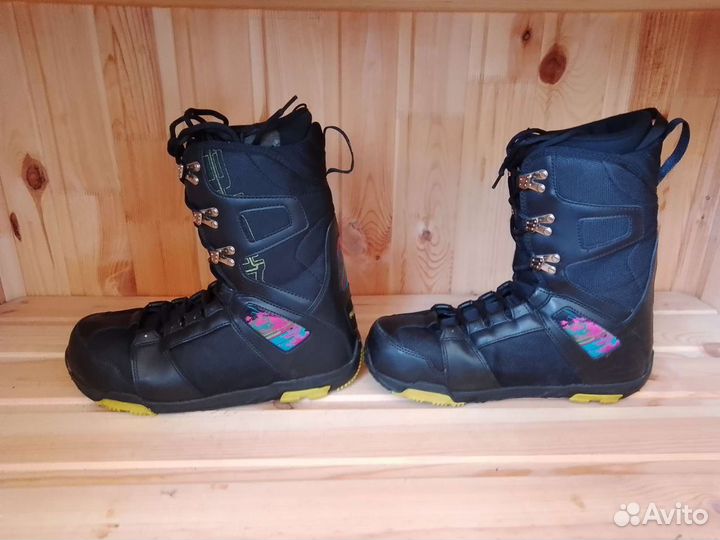 Сноубордические и горнолыжные ботинки
